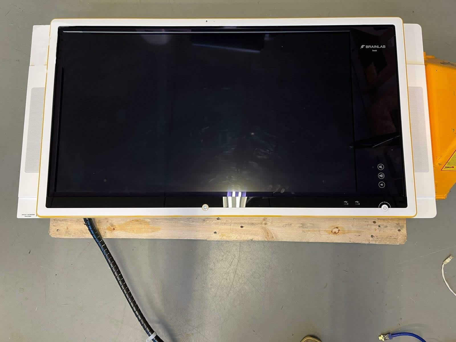 Brainlab Buzz-On Wall Monitor-image