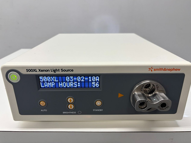 Smith & Nephew 500XL Light Source-image